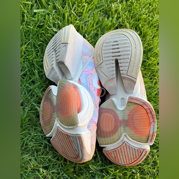 Nike - Picture 5 of 13